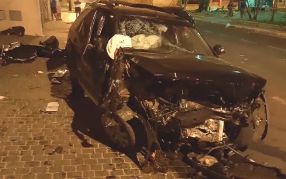 Rapaz bêbado provoca acidente de carro e mata duas pessoas