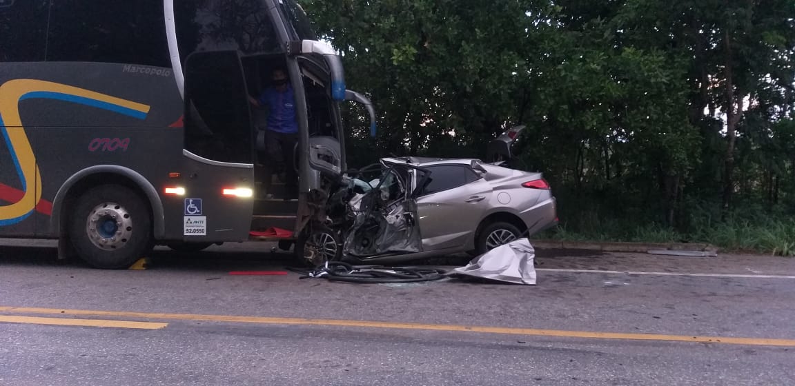 Três pessoas morrem em acidente na BR-153