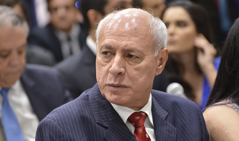 Justiça bloqueia R$ 10 milhões de deputado e familiares