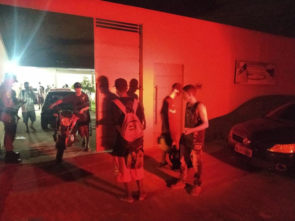 26 festas irregulares são encerradas durante as festas de fim de ano em Aparecida