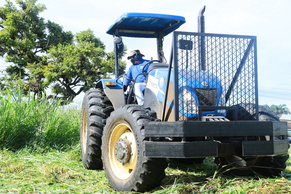 Prefeitura de Aparecida lança força-tarefa de roçagem em seis bairros