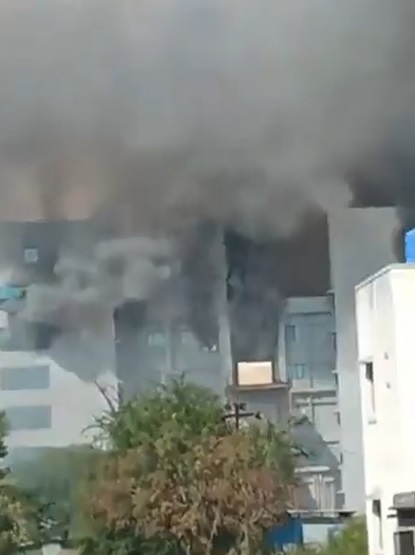 URGENTE: Fábrica de vacina contra a Covid-19 pega fogo