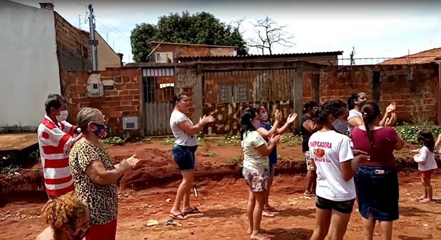 Moradores do Parque Ibirapuera protestam pela “conclusão do asfalto”