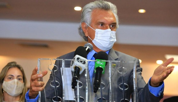 Caiado libera R$ 2,5 milhões e quita débitos de 2018 com setor cultural