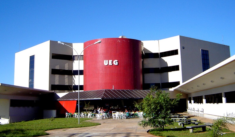 UEG abre editais de vestibular com 3.264 vagas
