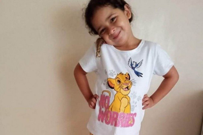 Menina de 4 anos morre após ser atropelada enquanto andava de bicicleta