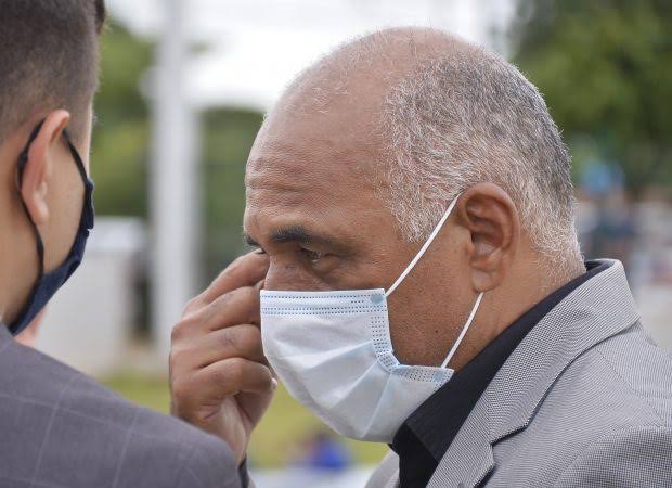 Rogério Cruz recua e comércio volta a funcionar na quarta-feira