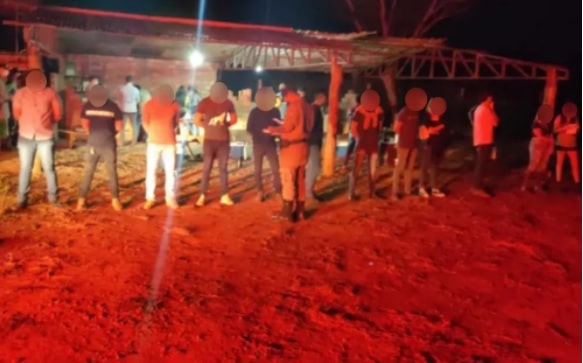 Fiscais multam em R$ 2 mil participantes de festa clandestina