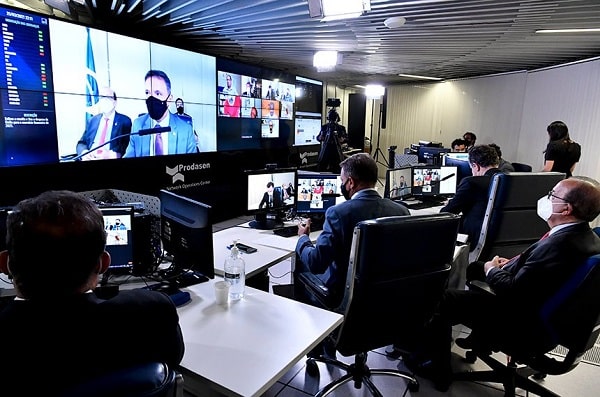 Congresso aprova Orçamento com salário mínimo reduzido