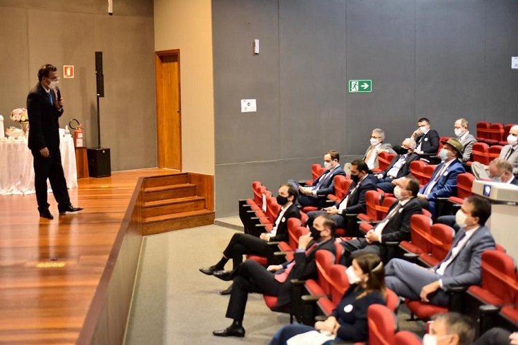 Governadores defendem prioridade de compra da Sputnik V para Ministério da Saúde