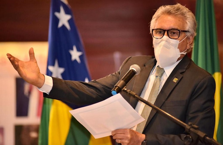 “Não vou trocar vida por voto”, declara governador Ronaldo Caiado