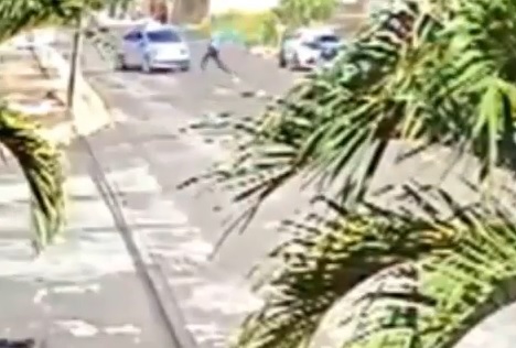 VÍDEO: Motorista é atropelado durante discussão no trânsito