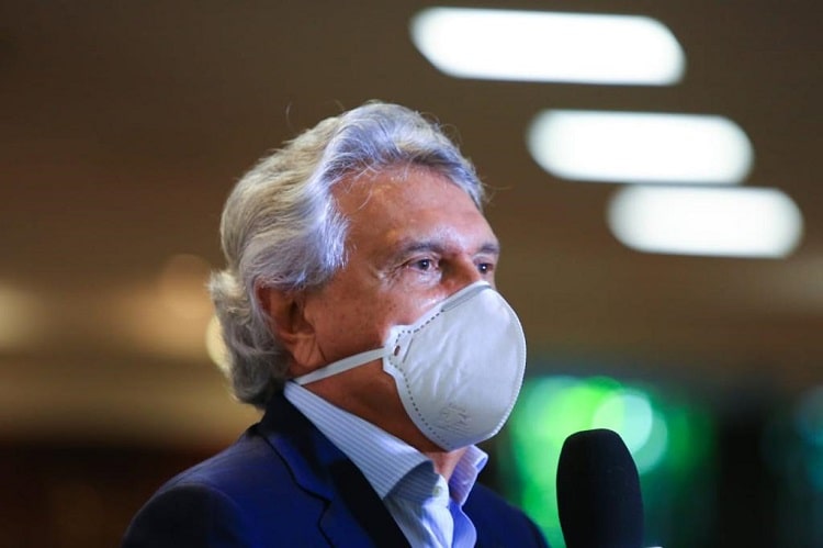 “Não é o momento para festas clandestinas”, alerta Caiado