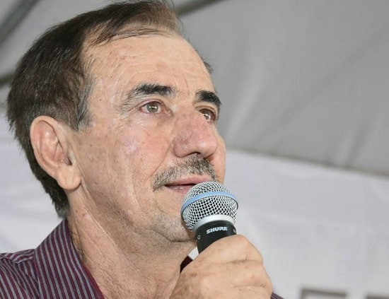 Gustavo Mendanha recebe alta médica e participará de homenagem ao pai