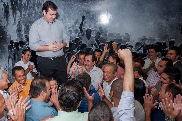 Prefeito Gustavo Mendanha decreta luto oficial de 7 dias