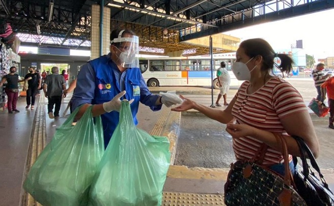 Governo de Goiás e OVG distribuem mais de 355 mil máscaras de proteção