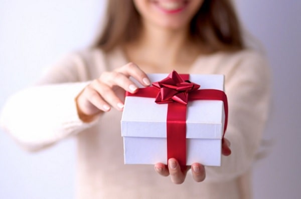 DIA DAS MÃES: Procon aponta variação de até 167% nos preços dos presentes