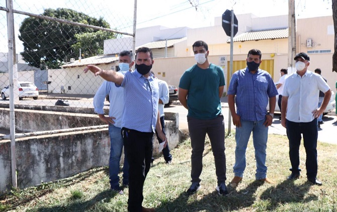 Marden Júnior ouve demandas de moradores durante visita aos bairros