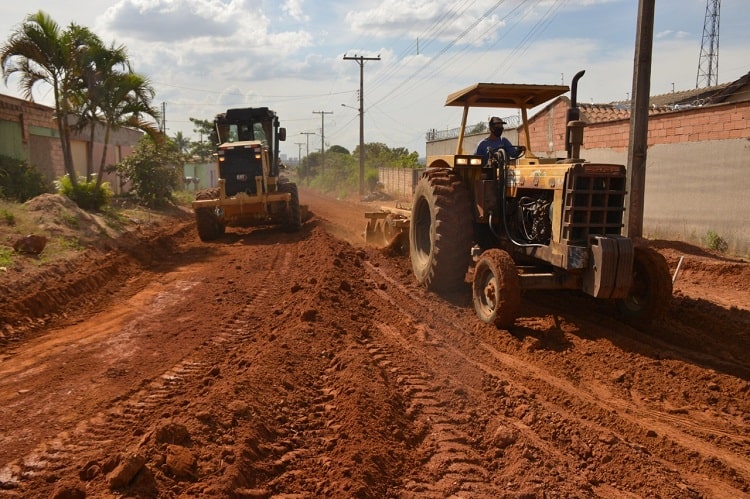 Prefeitura de Aparecida trabalha em 11 frentes de pavimentação