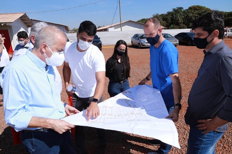 Marden Júnior vistoria obras de meio ambiente e de infraestrutura