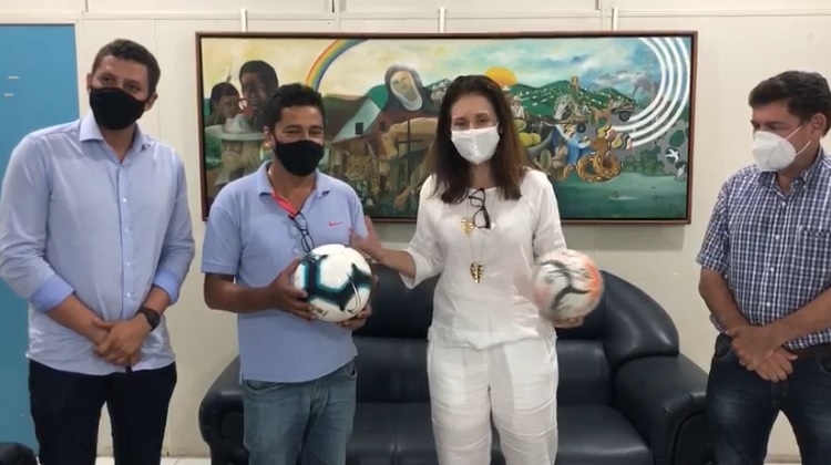 VÍDEO: Doação de bolas vira polêmica em Porangatu