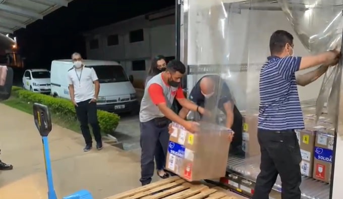 Governo de Goiás recebe mais 79.560 vacinas da Pfizer contra Covid-19