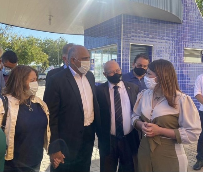 Professor Alcides busca projetos para aprimorar a educação