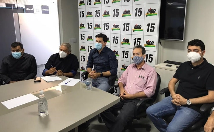 27 prefeitos do MDB defendem aliança com o DEM de Caiado em 2022
