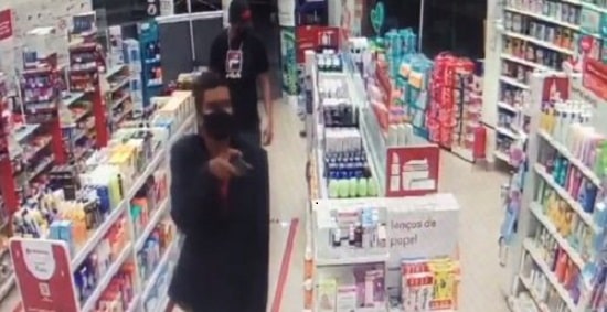 Suspeito de participar de roubos a farmácia é preso