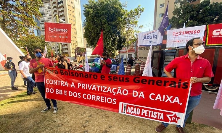 Servidores públicos aderem a greve geral contra reforma administrativa