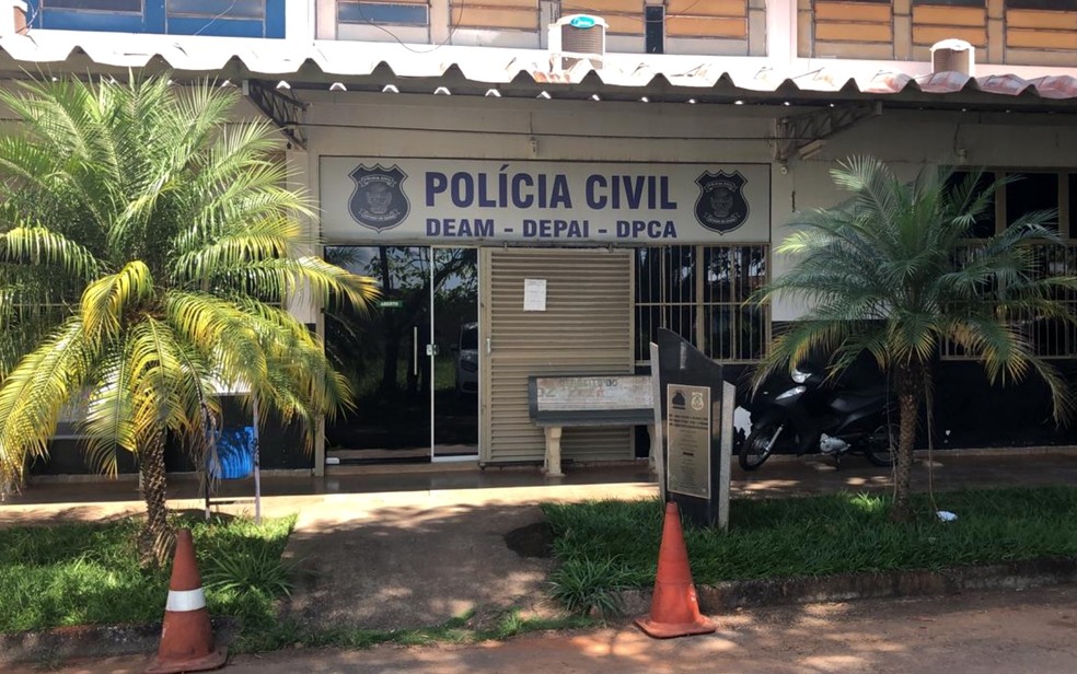 Idoso é preso sob suspeita de beijar menino de 7 anos na boca