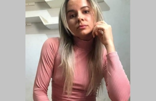 Corpo de vendedora é encontrado queimado dentro de saco de lixo