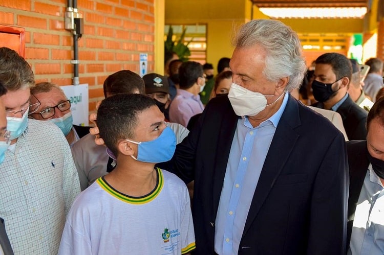 Caiado entrega colégio Padrão Século XXI e lança Sistema de Reconhecimento Facial