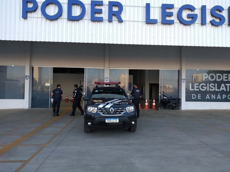 URGENTE: Operação é deflagrada para apurar esquema de “rachadinha”