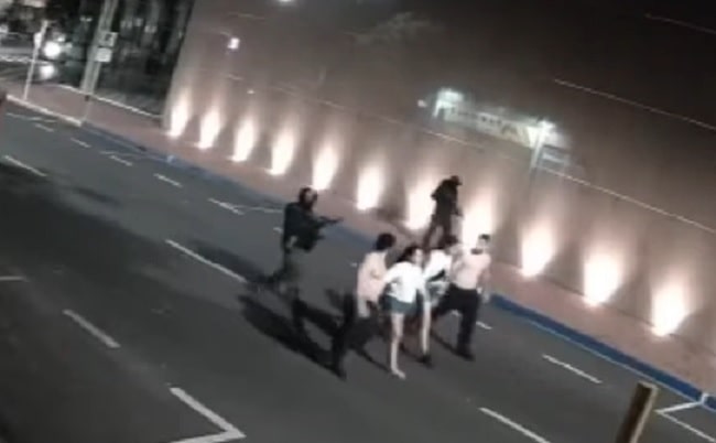 VÍDEO: Quadrilha ataca agências bancárias e faz moradores reféns