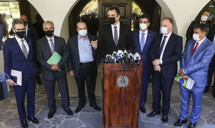 Governadores e presidente do Senado discutem defesa da democracia