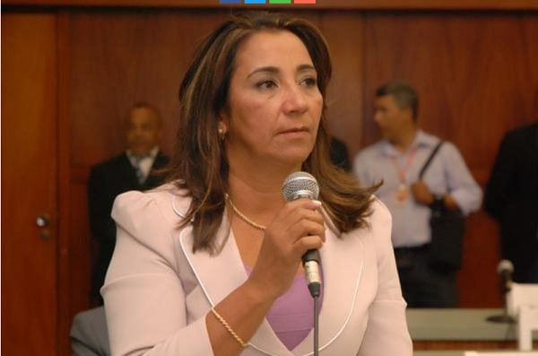 Ex-prefeita é condenada a devolver 4, 7 milhões aos cofres do município