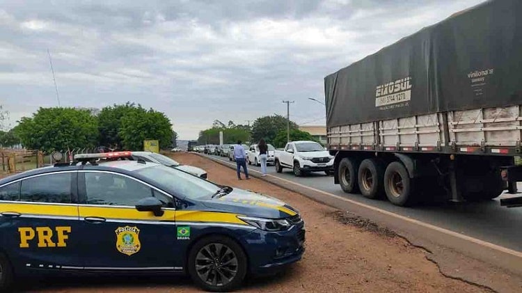 Governo diz que não há mais interdição de rodovias por caminhoneiros