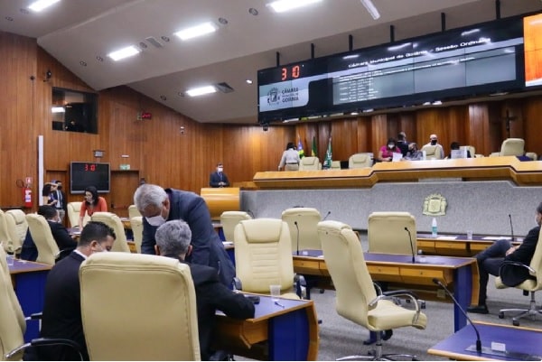 GOIÂNIA: Vereadores criam 253 novos cargos na Câmara Municipal