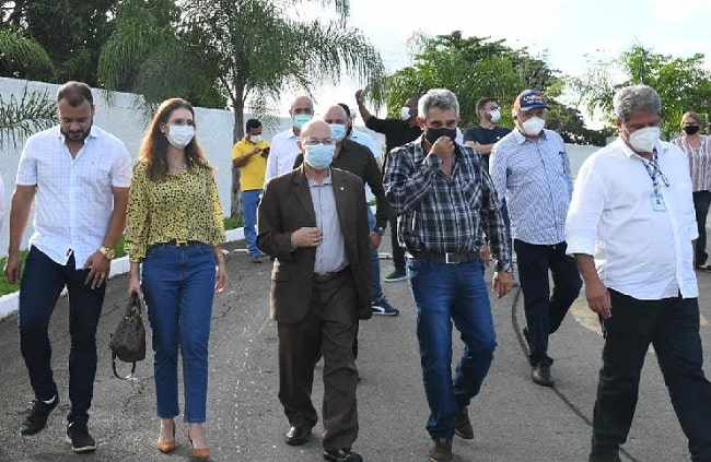 professor alcides e mais três prefeitos-min