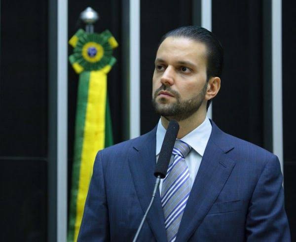 4CDFC653-C7AB-445F-BB64-C37015ECA831