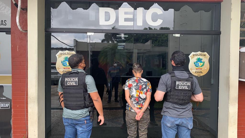 6DB22D17-91C1-421A-8AA4-6F3437417382