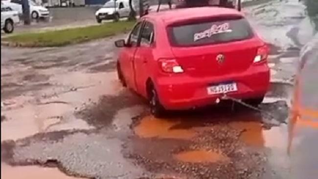VÍDEO: Buraqueira transforma Porangatu num “queijo suíço”