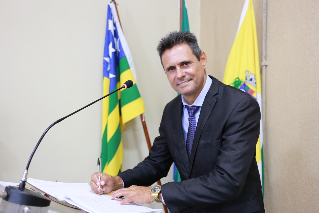 Cláudio Batista é empossado como vereador na Câmara de Aparecida