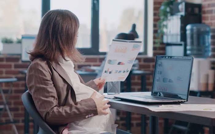 A lei que afastava as gestantes do trabalho presencial mudou: É o momento de retornar ao local de trabalho?