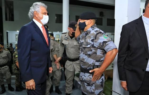 A7CF0BB9-F289-43EE-8437-BEDA85A05B98