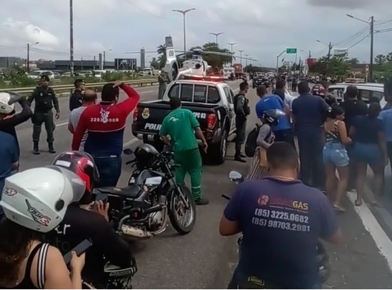 VÍDEO: Homem mata dois policiais rodoviários federais durante abordagem