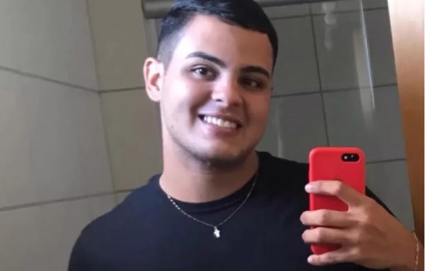 Pai autoriza doação de órgãos do filho morto após racha entre carros