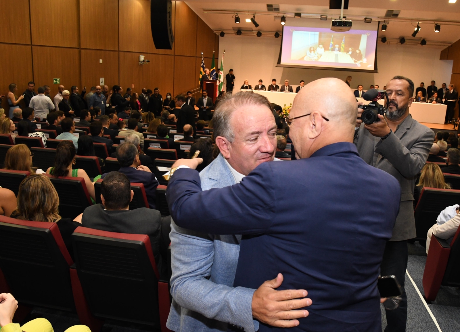 C17253A1-4EE6-43AF-B90B-FC85E409CC03