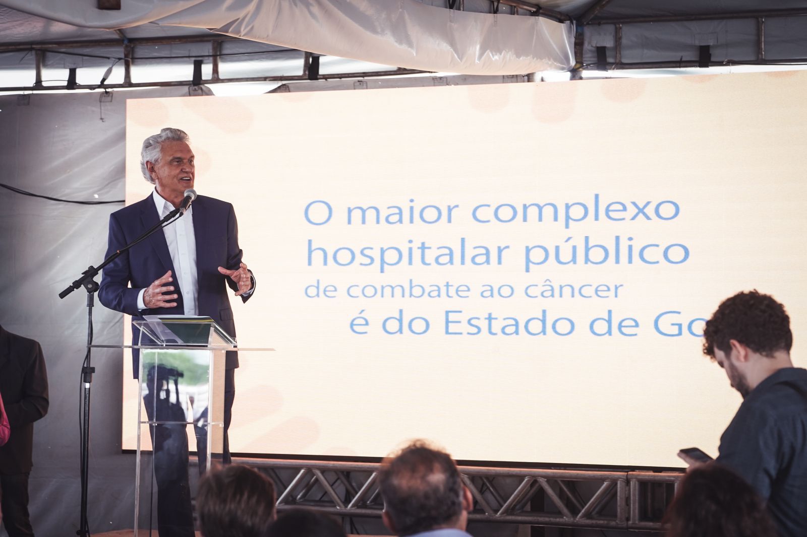 65DE4A44-643A-4B5F-ACD8-CB1851688416